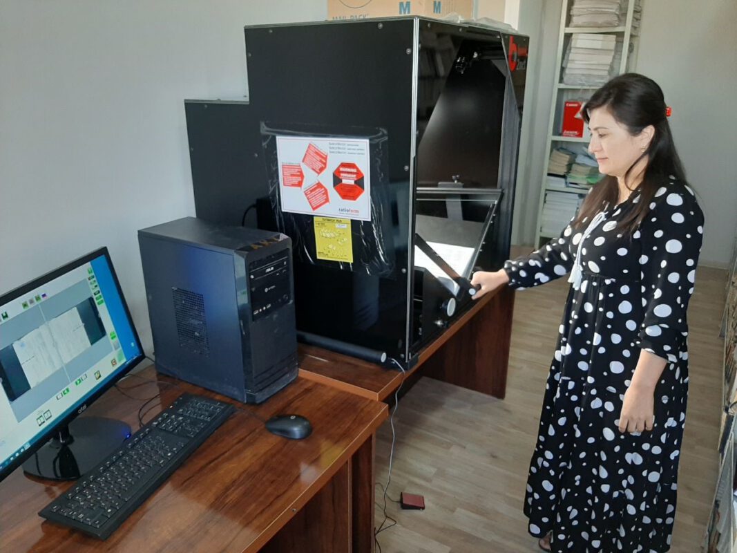 book2net Falcon V-shape bookscanner at the Ministry of Justice of Uzbekistan